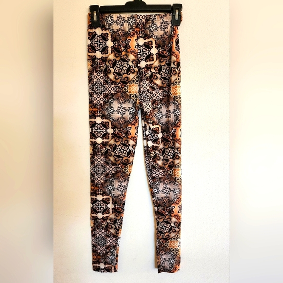 New Mix Leggings -  One Size  - Multi Color design - Polyester / Spandex Blend N - Picture 2 of 3